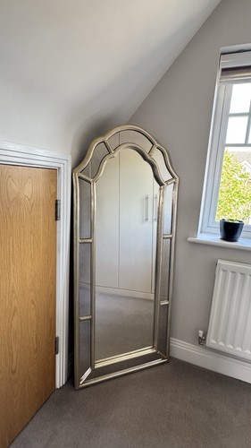 Stunning full length floor - length,